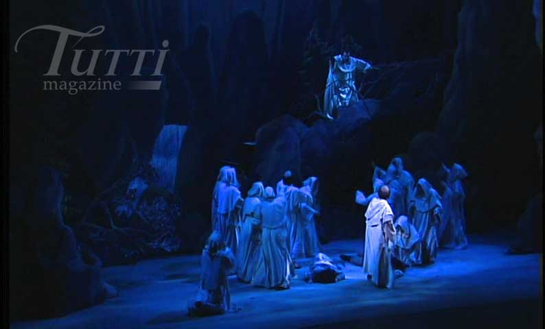 Scène finale de <i>La Force du Destin</i> au Théâtre Mariinsky en 1998.