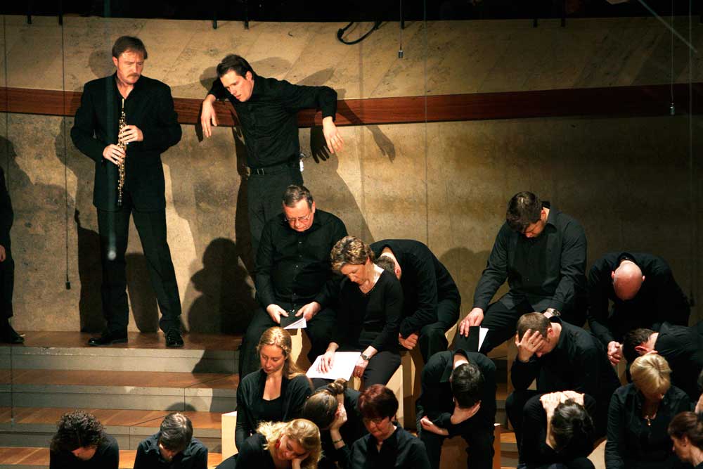 Albrecht Mayer (Hautbois), Topi Lehtipuu (ténor) et le Runfunkchor Berlin dans <i>La Passion selon Saint Matthieu</i>.  © Andreas Knapp