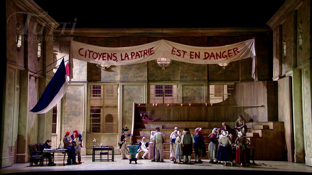 Décor de Robert Jones pour <i>Andrea Chénier</i> au Royal Opera House de Londres.