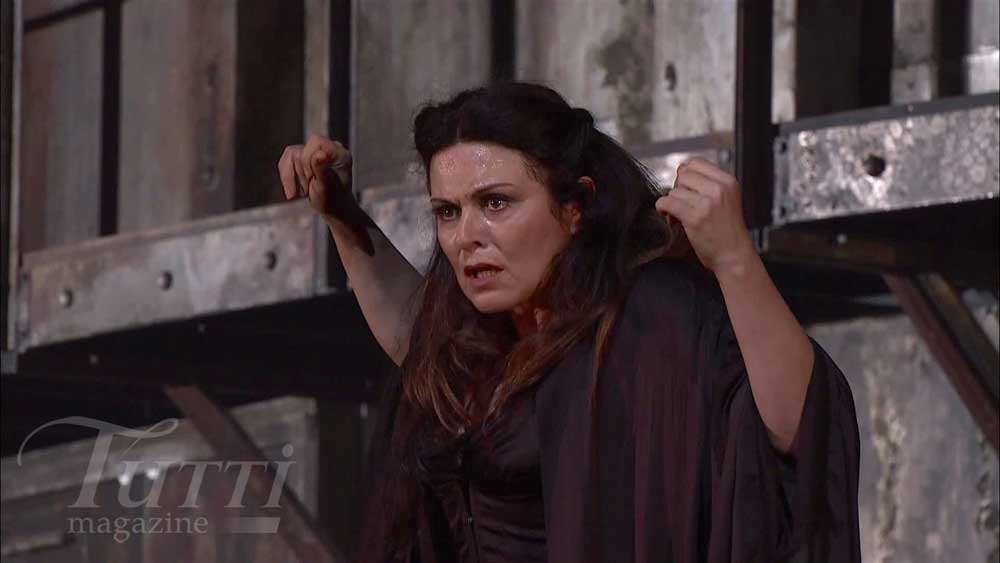 Anna Caterina Antonacci interprète Cassandre dans <i>Les Troyens</i> sur la scène du Royal Opera House en juillet 2012.