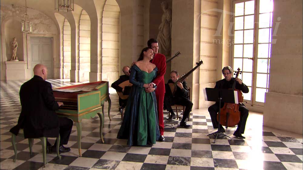 Cecilia Bartoli (La Musica) et Philippe Jaroussky (L'Amoroso), accompagnés par I Barocchisti dans le film <i>Mission</i>.