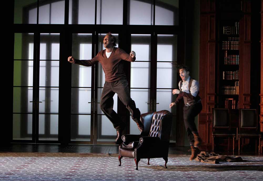 Bo Skovhus (Don Giovanni) et Kyle Ketelsen (Leporello).  © Pascal Victor