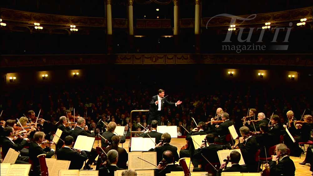Christian Thielemann dirige les <i>Symphonies</i> de Brahms Nos. 2 et 4 au Semperoper de Dresden en janvier et avril 2013.
