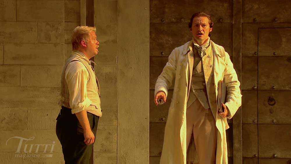 Brenden Gunnel (Pedrillo) et Edgaras Montvidas (Belmonte) dans <i>L'Enlèvement au sérail</i> à Glyndebourne en juillet 2015.
