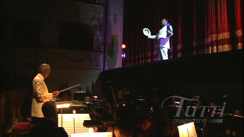 Claudio Scimone dirige <i>L'Échelle de soie</i>. Sur scène : Carlo Lepore.