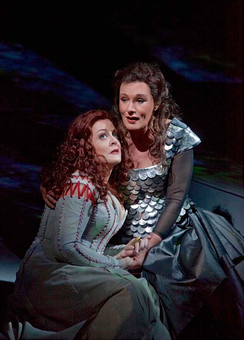 Deborah Voigt (Brünnhilde) et Waltraud Meier (Waltraute).  Photo : Ken Howard/Metropolitan Opera