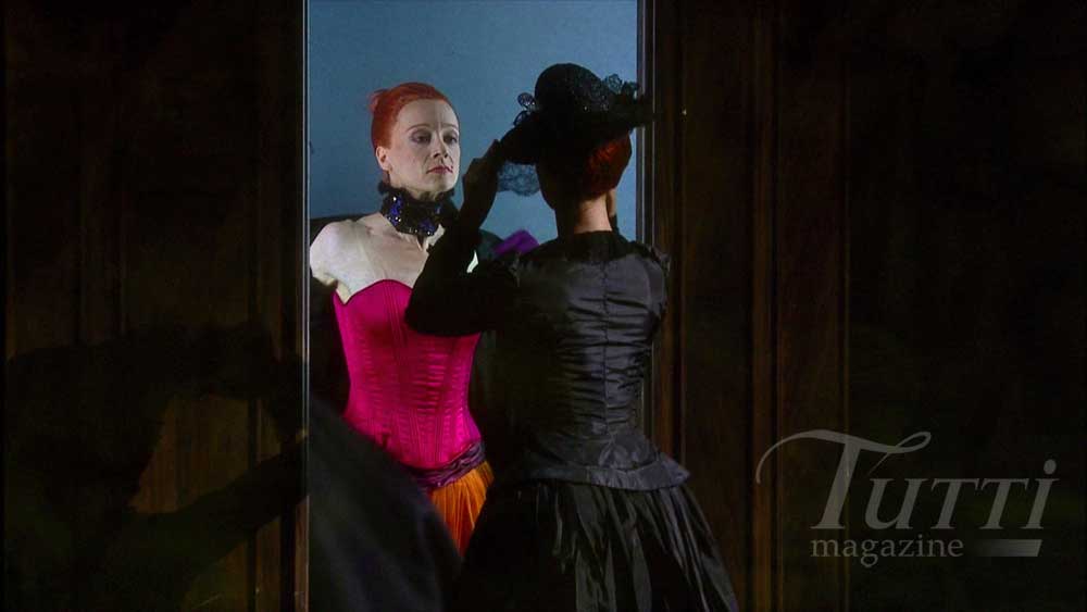 La mère (Elisabeth Maurin) et son double.