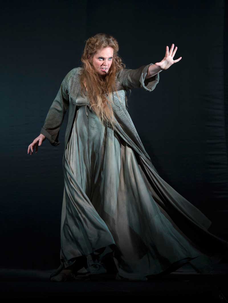 Eva-Maria Westbroek (Didon).  © ROH/Bill Cooper, 2012