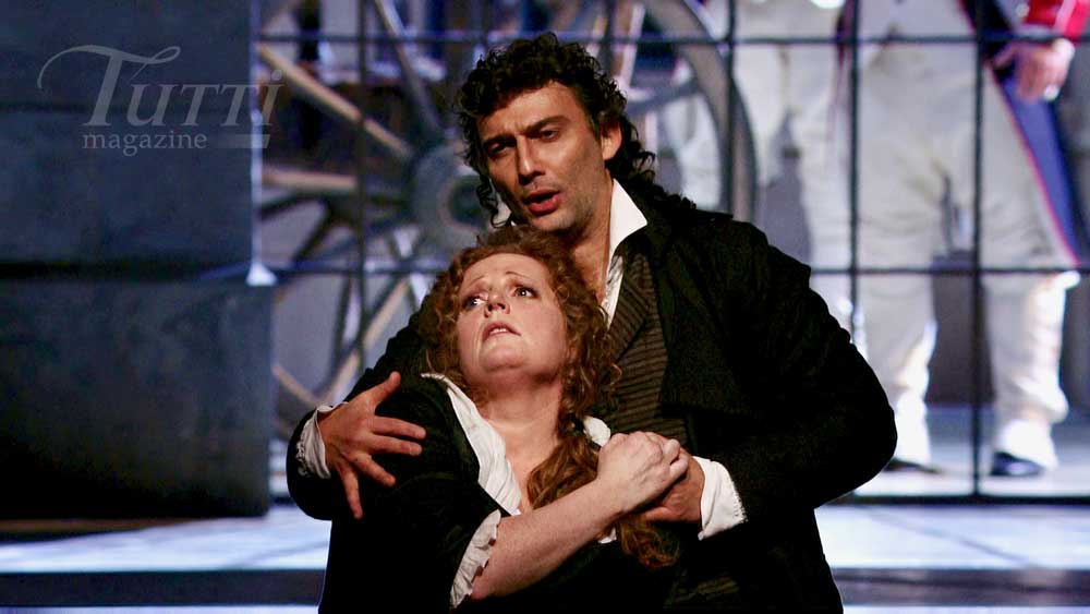 Jonas Kaufmann (Andrea Chénier) et Eva-Maria Westbroek (Maddalena di Coigny) dans <i>Andrea Chénier</i> à Covent Garden en 2015.