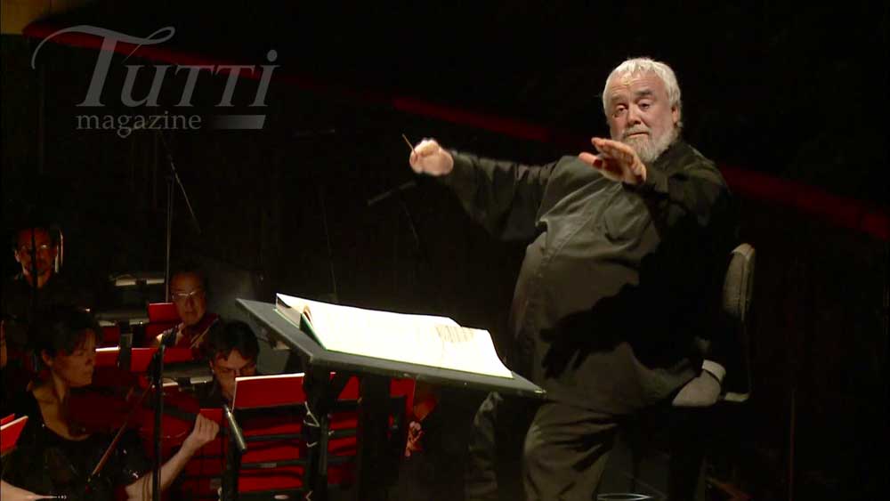 Gianluigi Gelmetti dirige <i>Un Bal masqué</i> de Verdi à Parme.