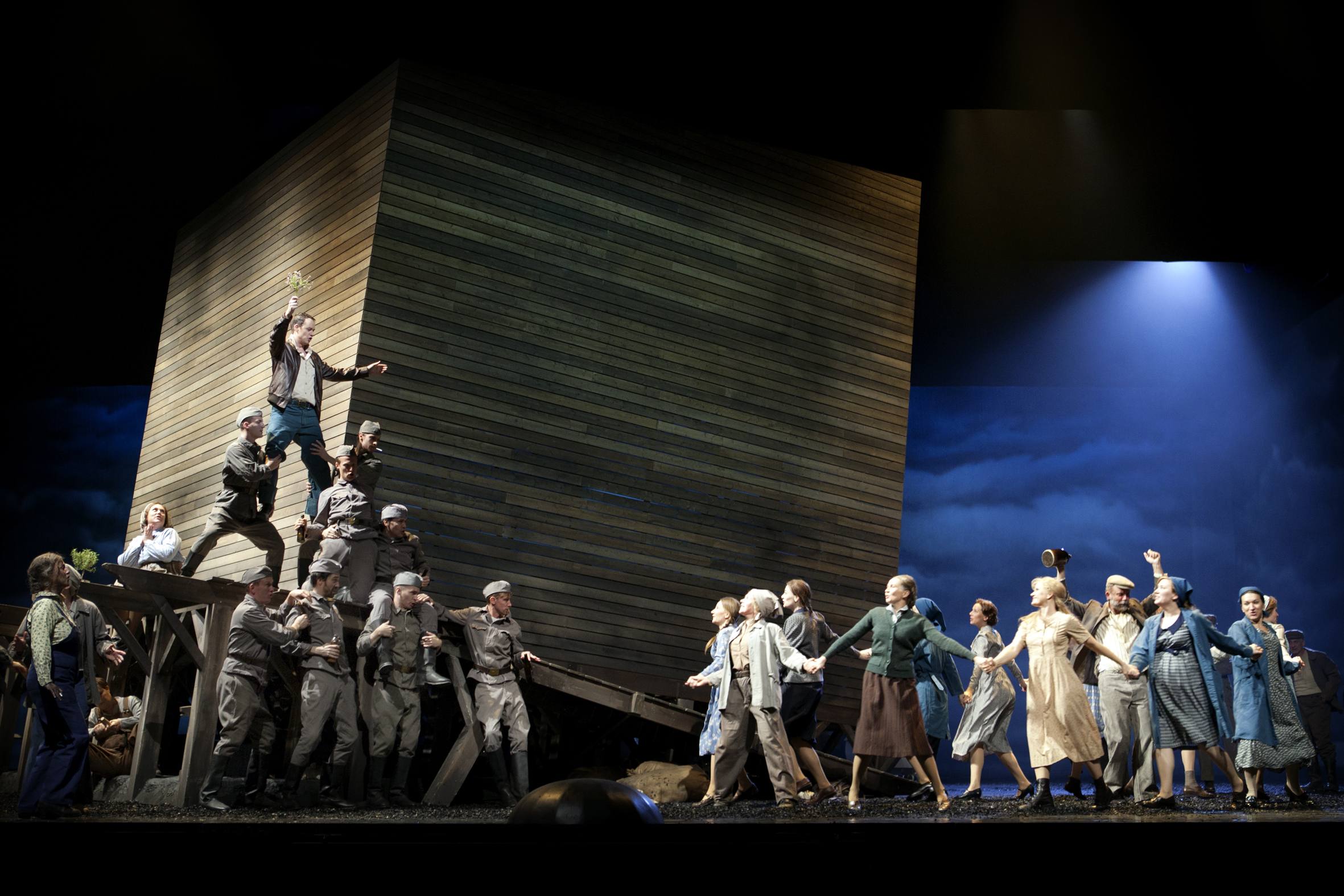 Scène de <i>Jenufa</i> menée par Joachim Bäckström (Steva Buryja).  © Malin Arnesson