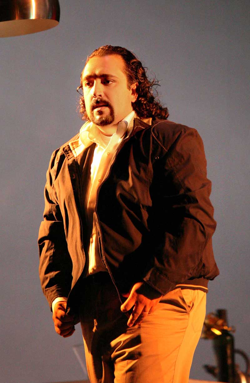 José Manuel Zapata interprète le rôle de Dorvil.