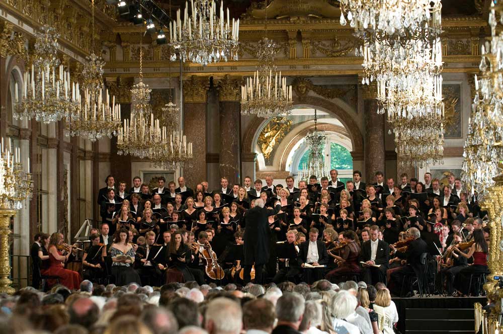 Orchester et Kammerchor der KlangVerwaltung dirigés par Enoch zu Guttenberg enregistrent la <i>Missa Solemnis</i> de Beethoven pour le label Farao Classics dans le Hercules Concert Hall of the Munich Residence.  © Photo Regine Koerner
