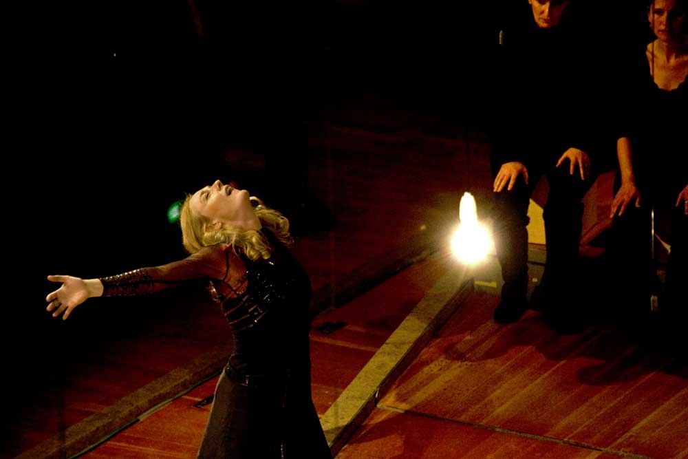 Magdalena Kozena dans <i>La Passion selon Saint Matthieu</i> mise en scène par Peter Sellars.  © Andreas Knapp