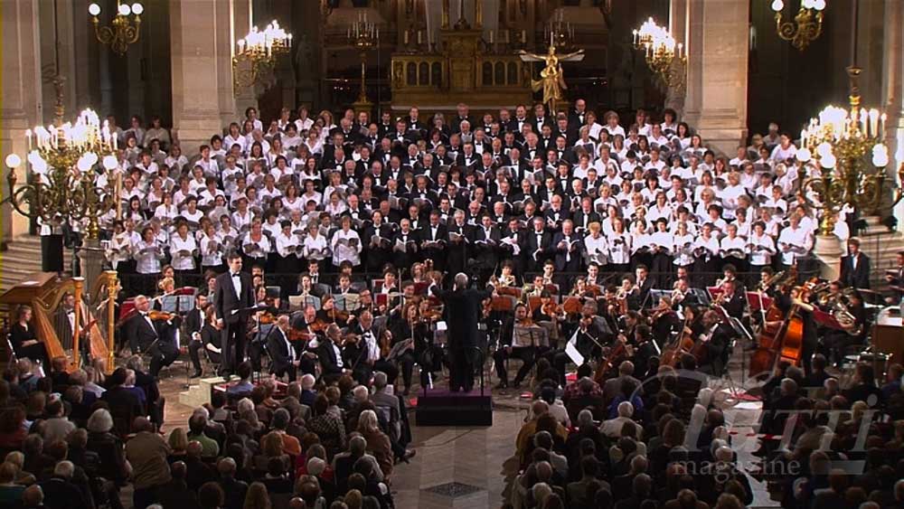 L'important effectif choral réuni pour la <i>La Terre Promise</i> de Massenet à l'église de la Trinité le 12 mai 2012.
