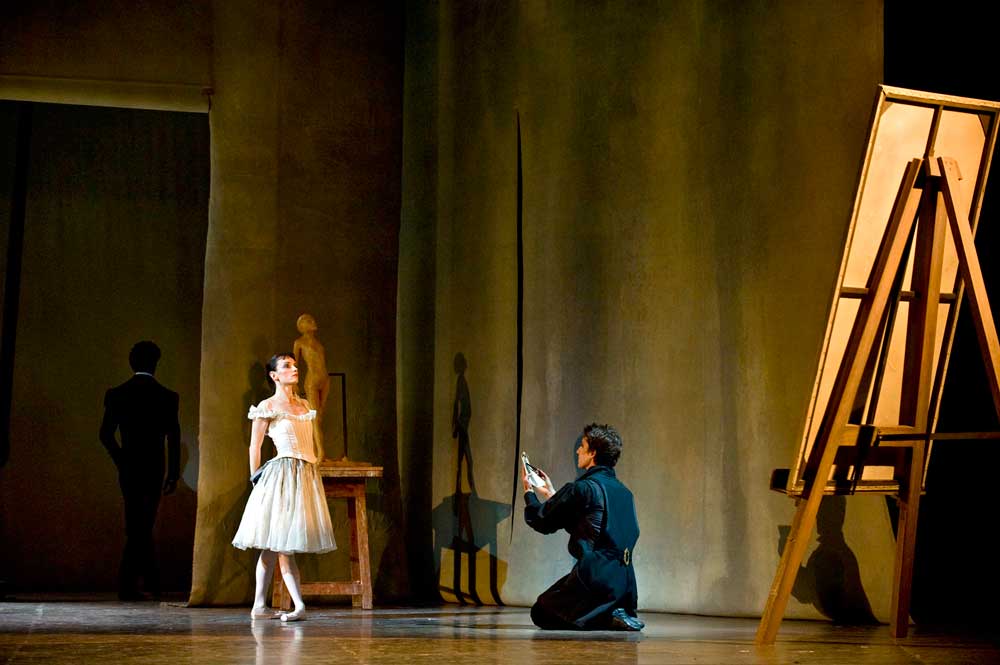 Clairemarie Osta et Benjamin Pech dans <i>La Petite danseuse de Degas</i> en 2010.  Photo Telmondis/Bel Air Media © Julien Benhamou
