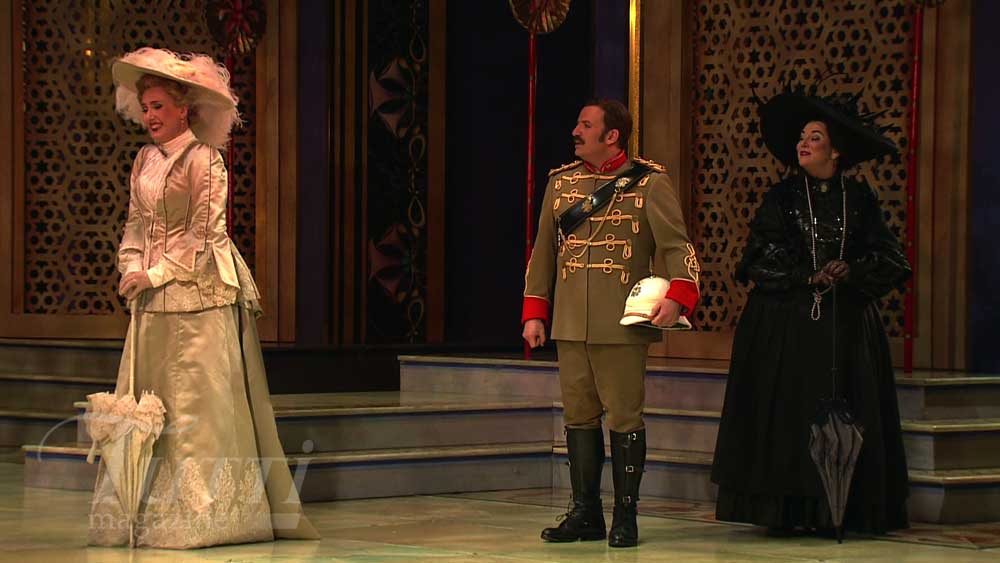 Jane Parkin (Ellen), Aldo Di Toro (Gerald) et Roxane Hislop (Mistress Bentson).