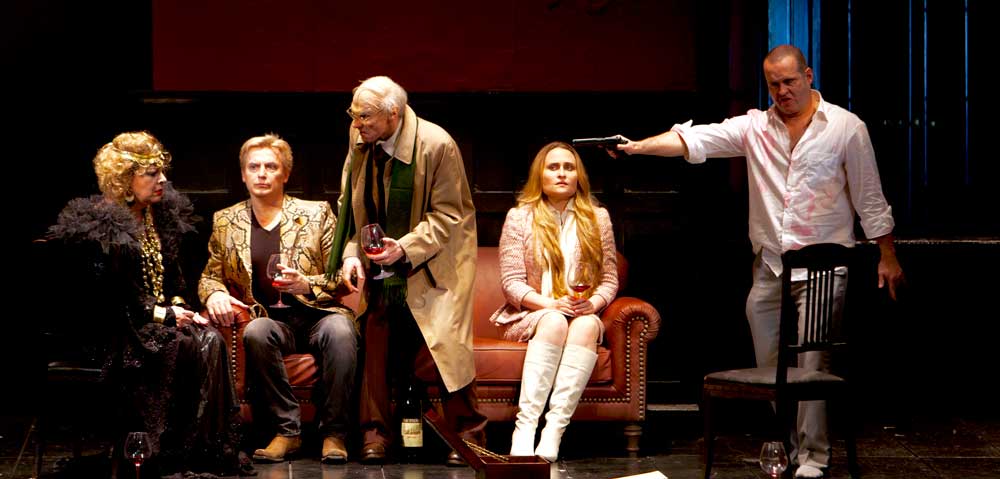 Sylvie Brunet-Grupposo (Azucena), Misha Didyk (Manrico), Giovanni Furlanetto (Ferrando), Marina Poplavskaya (Leonora) et Scott Hendricks (Il Conte di Luna).  © Bernd Uhlig